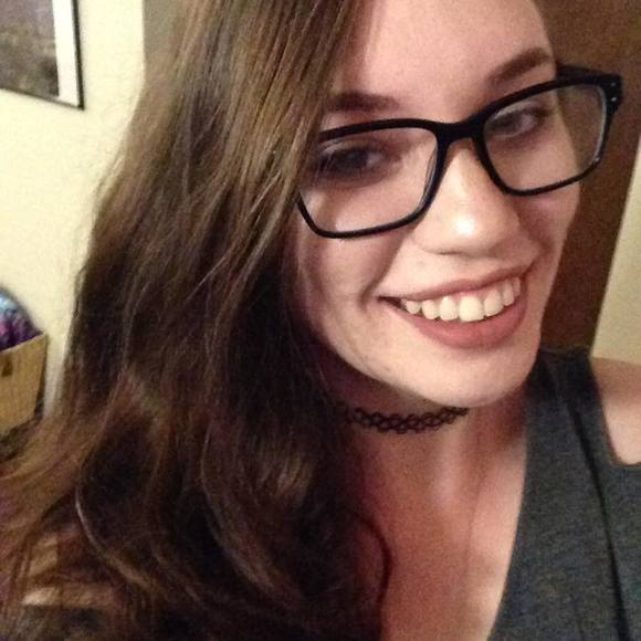 Meet your Posher, Emma - Picture 1 of 1